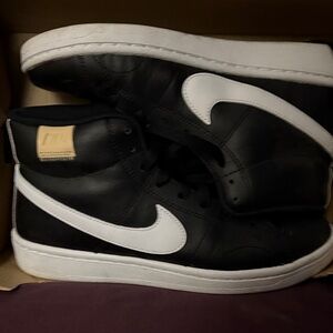 Rarely worn Nike Black and White Ankle Boots